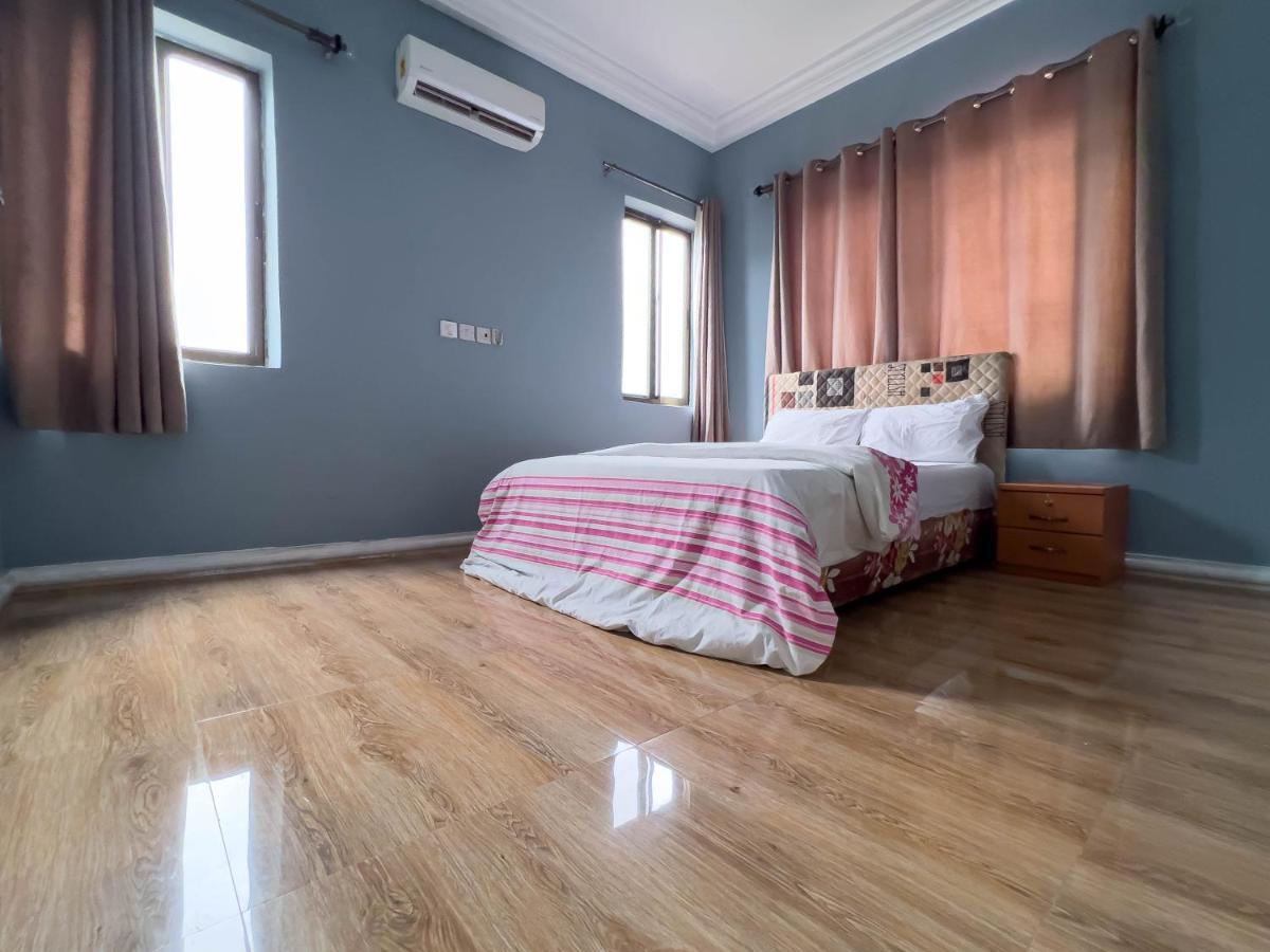 T'S Place Adenta Luaran gambar