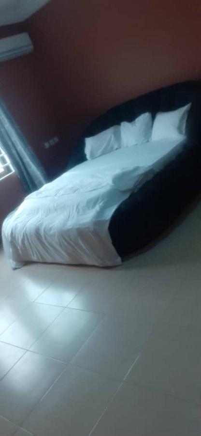 T'S Place Adenta Luaran gambar