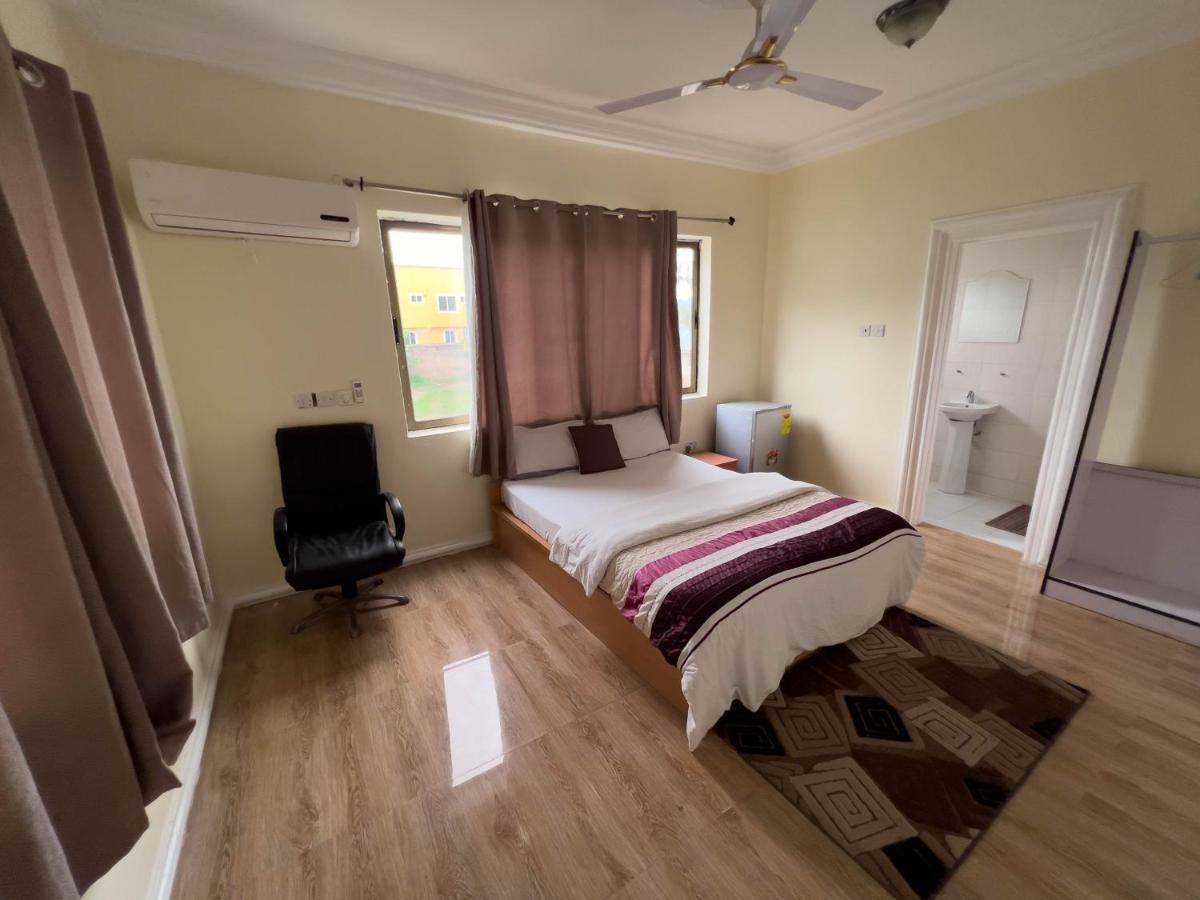 T'S Place Adenta Luaran gambar