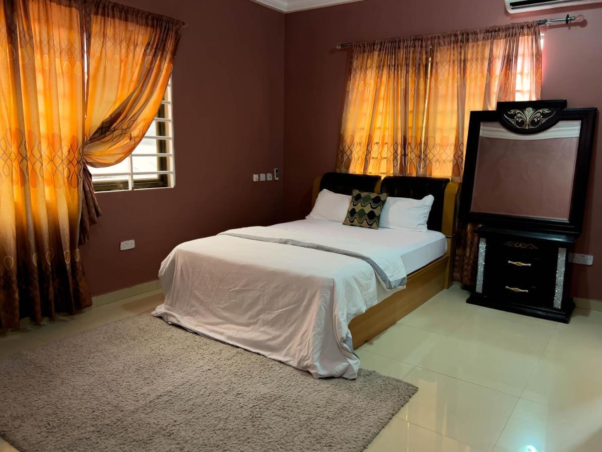 T'S Place Adenta Luaran gambar
