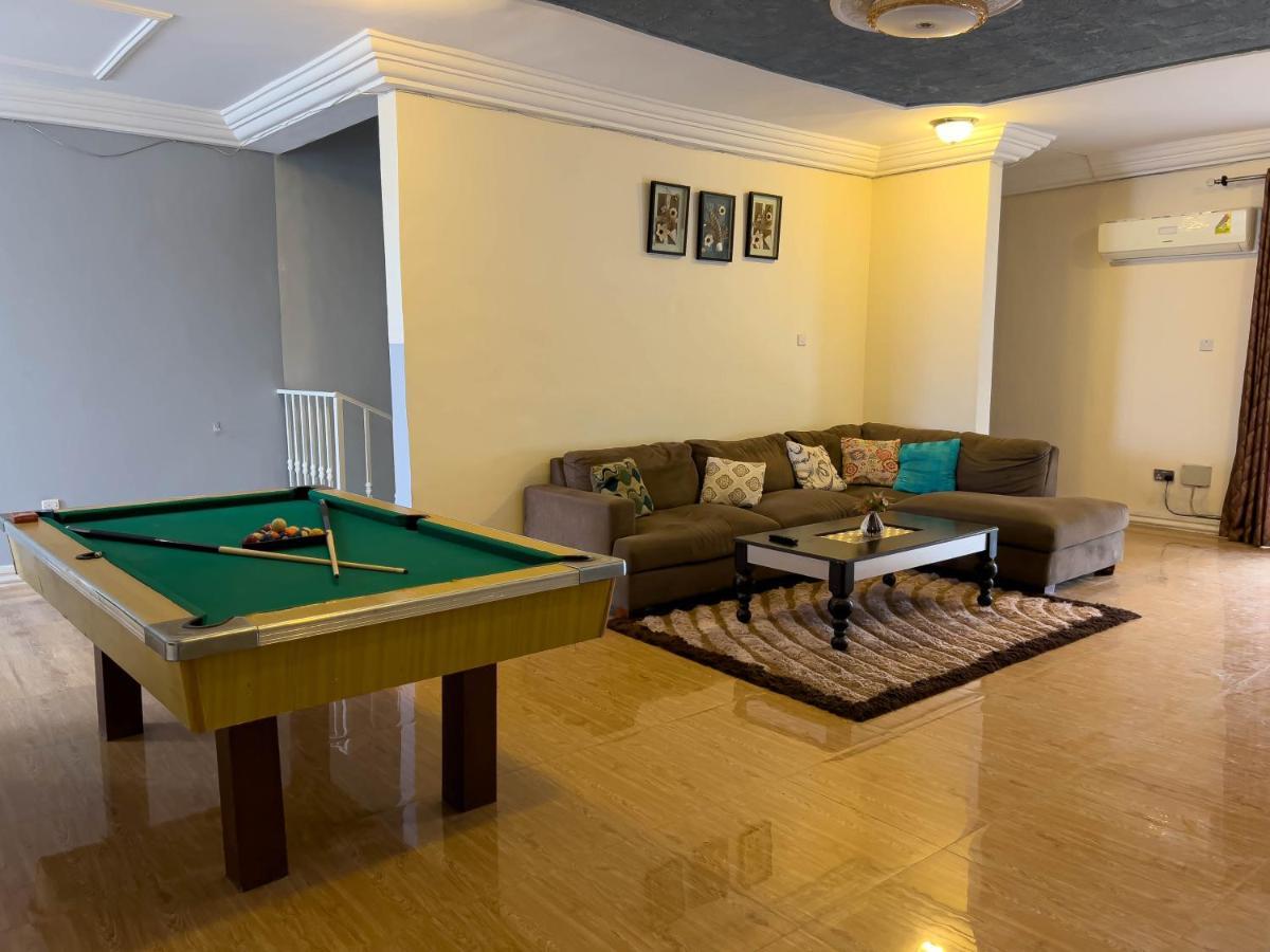 T'S Place Adenta Luaran gambar