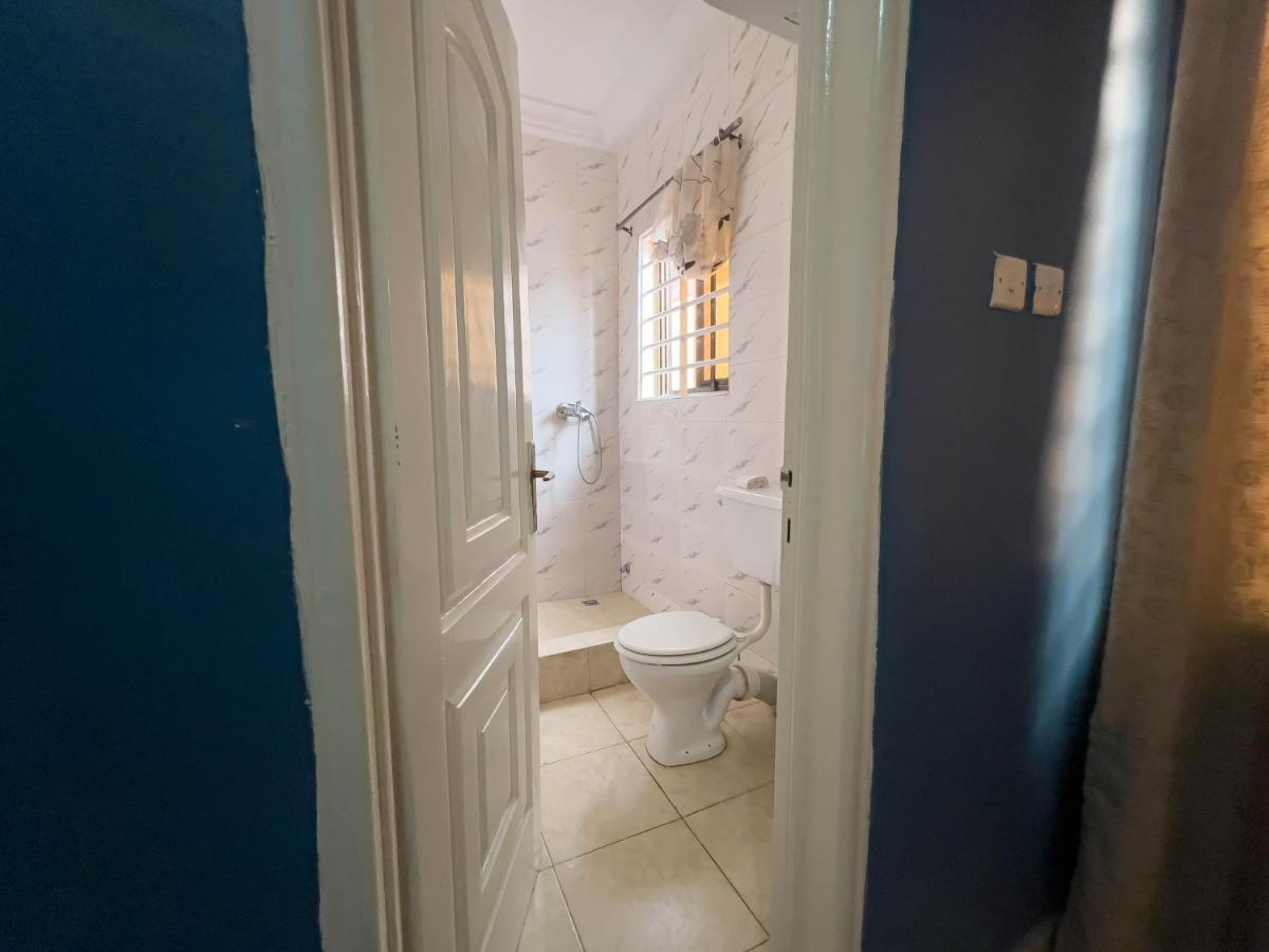 T'S Place Adenta Luaran gambar
