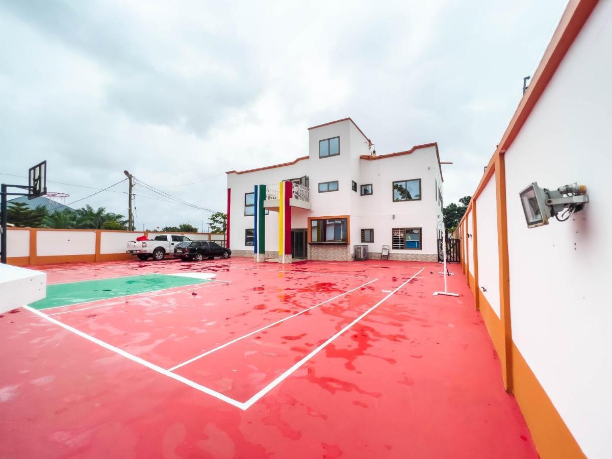 T'S Place Adenta Luaran gambar