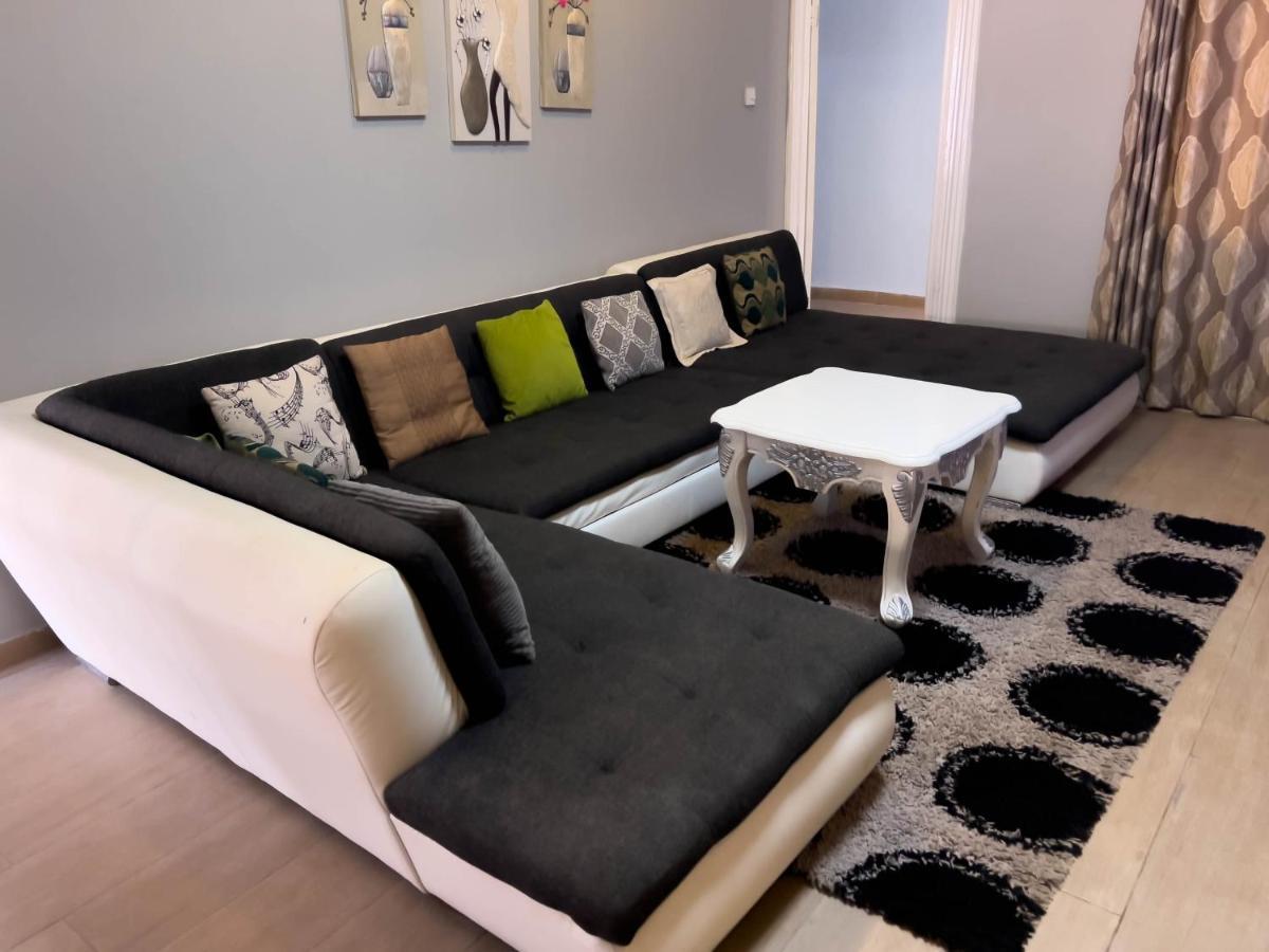 T'S Place Adenta Luaran gambar